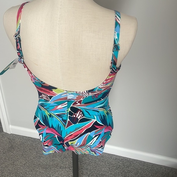 Aqua Green Swimsuit V-Neck Swimwear Tummy Control UPF 50+ Swimwear New Size Sm - Picture 5 of 8